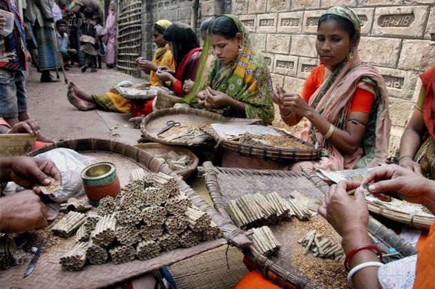 PRESENT STATUS OF BEEDI LABOURER A CASE STUDY ON JANGIPUR SUB 