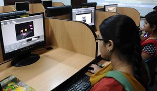 भारतीय महिलांत डिजीटल साक्षरतेची गरज - एक विचार