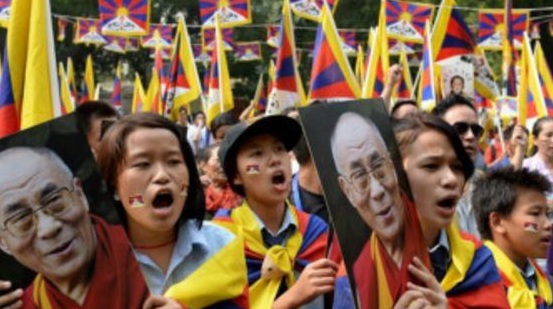 तिब्बती शरणार्थियों का राजनीतिक विकास: मैनपाट के विशेष संदर्भ में