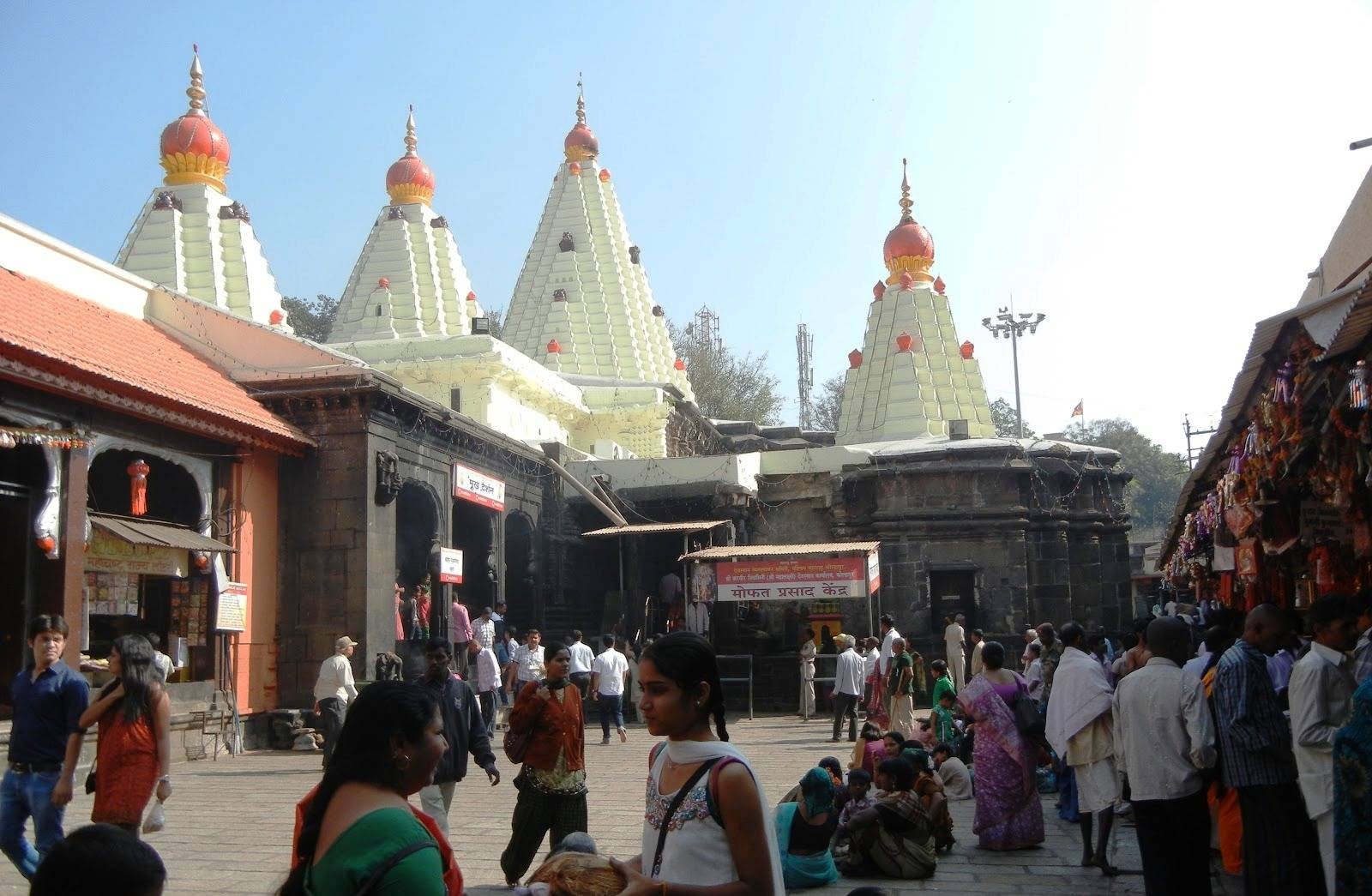 A GEOGRAPHICAL ANALYSIS OF MAJOR  POTENTIAL TOURIST PLACES IN KOLHAPUR  DISTRICT, (MS), INDIA