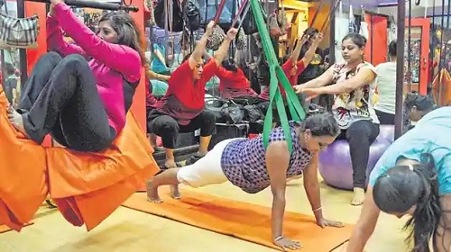 COMPARATIVE STUDY OF PHYSICAL FITNESS COMPONENT OF URBAN  AND RURAL COLLEGE GIRLS