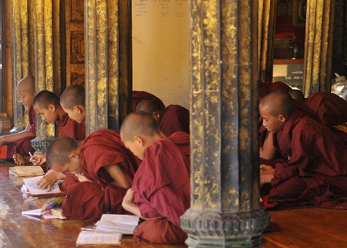 RELATION BETWEEN MONASTIC EDUCATION AND MODERNIST EDUCATION  IN MYANMAR