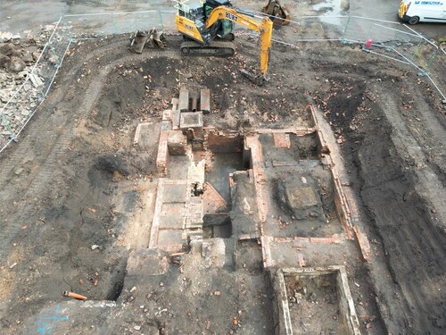 ANALYSIS OF UNDENOMINATIONAL ARCHITECTURAL FEATURES IN  EXCAVATED STRUCTURAL REMAINS
